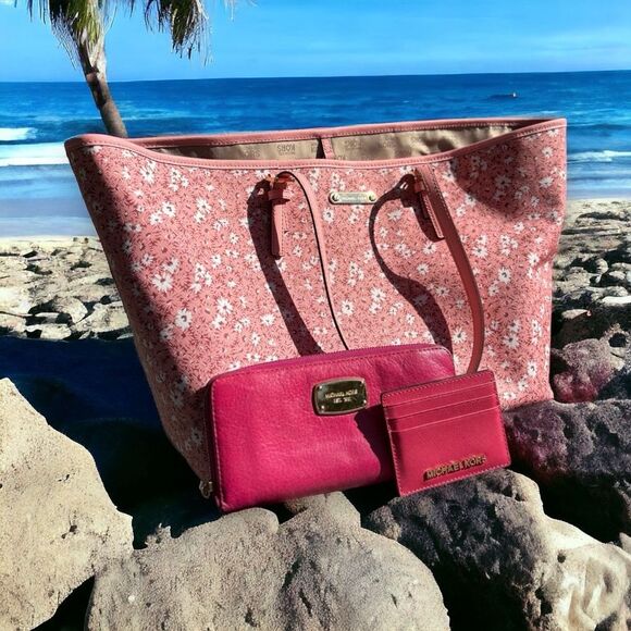 Michael Kors Large Travel Jet Set Carry All Tote, Magenta Wallet & Card Holder - Picture 8 of 16